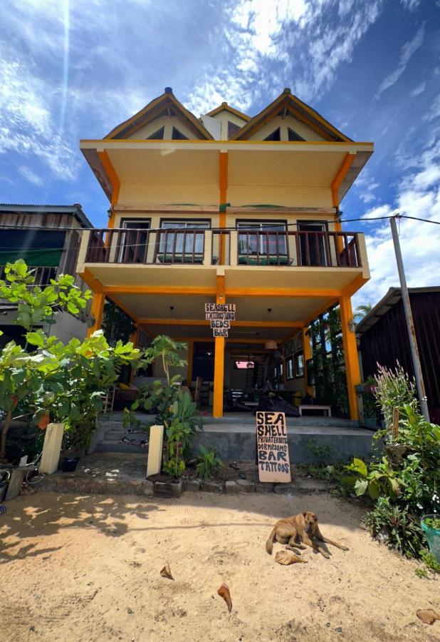 Seashell Guesthouse, Bar And Tattoos 高龙撒冷岛 外观 照片